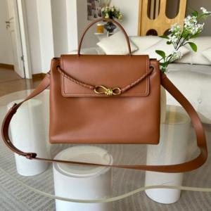 Elegant Women’s Leather Handbag